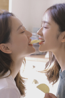动漫打扑克剧烈运动
